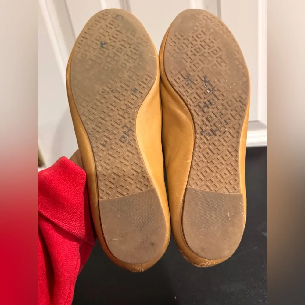 Tory Burch Women's Tan Flats size 7